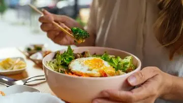 Hepatitis Menular Lewat Makanan? Kenali Jenis dan Cara Pencegahannya