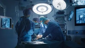 Kemenkes Dorong Implementasi Robot Bedah Berbasis AI, Dokter Tetap Kendalikan Keputusan