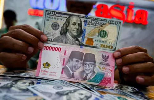 Rupiah Ditutup Melemah Tipis di Akhir Perdagangan, Sentuh Rp18.073 per Dolar AS