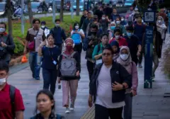 Tekanan Ganda Himpit Perusahaan RI: Inflasi Tinggi dan Rupiah Melemah Jadi Ancaman Nyata