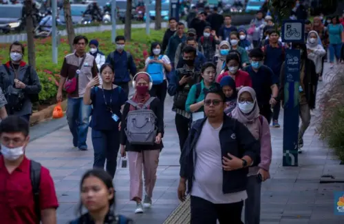 Tekanan Ganda Himpit Perusahaan RI: Inflasi Tinggi dan Rupiah Melemah Jadi Ancaman Nyata
