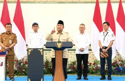 Prabowo Dorong Pembangunan Jalur KA Lampung-Aceh, Menhub & Bos KAI 'Ditodong'