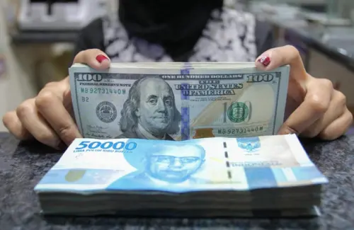 Rupiah Terjebak di Rp18.000-an, Analis Ungkap Sentimen Negatif yang Menjerat