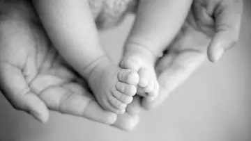 Kisah Inspiratif: Pria 64 Tahun Berhasil Menjadi Ayah Setelah 10 Kali Program Bayi Tabung