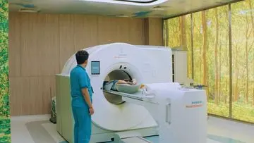 Kolaborasi Dokter Lintas Spesialis dan Teknologi PET-CT: Fondasi Terapi Kanker Payudara Modern