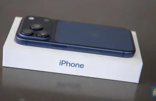 Penjualan iPhone Meroket, Namun Apple Beri Peringatan Suram untuk Masa Depan