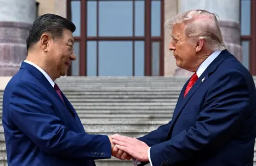 Donald Trump Bidik 'Sampah' untuk Menang Perang Dagang Melawan China