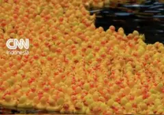 Ribuan Bebek Karet Ramaikan Sungai Thames dalam Lomba Tahunan London