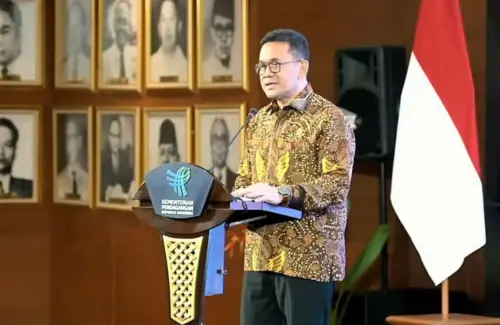 Pemasangan Pagar Misterius di Mal Besar Bikin Heboh, Mendag Zulkifli Hasan Buka Suara