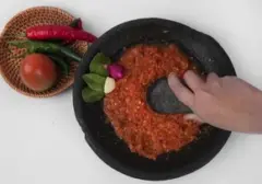 Dokter Ingatkan Risiko Saraf Kejepit Akibat Kebiasaan Mengulek Sambal