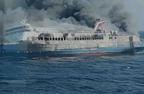Kebakaran Kapal KM Mutiara Sentosa Rute Surabaya-Makassar: Kronologi Lengkap dan Nasib Penumpang