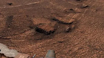 Pola Geologis Tak Lazim Terungkap di Lereng Gunung Sharp Mars oleh Wahana Curiosity