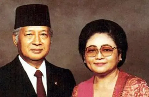 Kisah Peramal India Temui Ibu Tien Soeharto: Ramalan Tentang Presiden Kedua RI yang Menggemparkan
