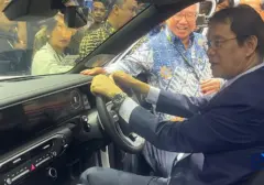 Menteri Purbaya Tawarkan Insentif Fantastis untuk Boyong Pabrik Toyota ke Indonesia