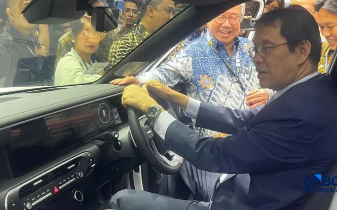 Menteri Purbaya Tawarkan Insentif Fantastis untuk Boyong Pabrik Toyota ke Indonesia