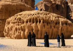 Patung 'Wanita Biru' di Madinah Picu Kontroversi, Dinilai Bertentangan dengan Nilai Islam