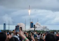China Perkuat Konektivitas Internet Global dengan Ratusan Satelit Baru