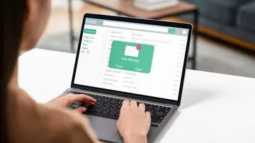 Waspada! 5 Kebiasaan Ini Mengintai Keamanan Identitas Anda Saat Berlibur