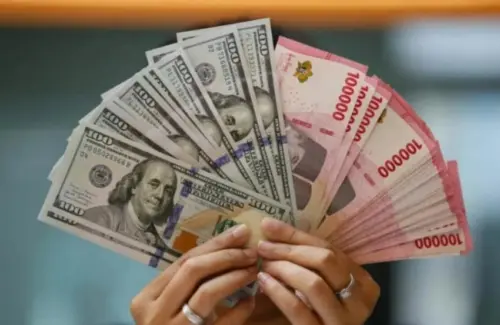 Rupiah Menguat Tipis, Indeks Saham Tumbang di Akhir Perdagangan