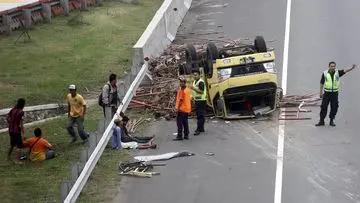 Mitos vs Fakta: Mengapa Memberi Minum Korban Kecelakaan Bisa Berbahaya, Bukan Menyelamatkan