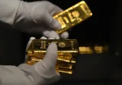 Lonjakan Fantastis! Emas Diprediksi Tembus USD 5.000, Harga Lokal Menuju Rp 2,8 Juta per Gram
