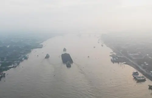 Kabut Asap Karhutla Selimuti Palembang, Kualitas Udara Memburuk