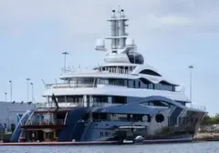 Yacht Mewah Zuckerberg Tuai Kritik Gara-gara Tak Beri Bantuan Kapal Terdampar