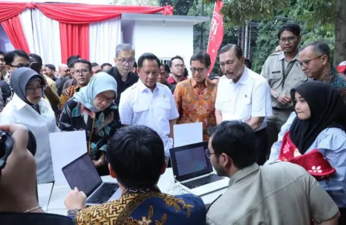 Peran Kecerdasan Buatan di Balik Otomatisasi Akta Kelahiran Terungkap oleh Luhut