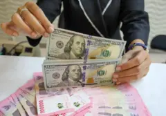 Rupiah Tertekan, Dolar AS Menguat Tajam ke Rp17.865