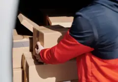 Nasib Kurir Daring di Tengah Revisi Regulasi Layanan Pos Komersial: Antara Peluang dan Tantangan