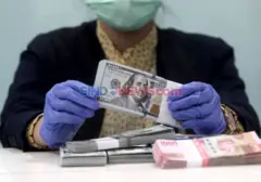Rupiah Tertekan, Anjlok ke Rp17.877 per Dolar AS, Beban Berat Makin Menghimpit