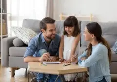 Mengintip Dunia Anak: 5 Hal yang Diperhatikan Si Kecil dari Orang Tua Tanpa Disadari