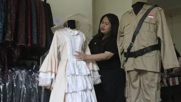 Lonjakan Permintaan Sewa Baju Adat dan Kostum Karnaval Sambut HUT RI ke-79