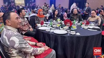Gubernur Khofifah dan Wagub Emil Kagumi Fasilitas Trans Luxury Hotel Surabaya