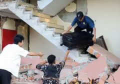 NTT Diguncang 37 Gempa Susulan, Warga Panik Terus Berdatangan
