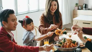 Waspada! 7 Kebiasaan Pasca Makan Ini Bisa Ganggu Kesehatan Anda