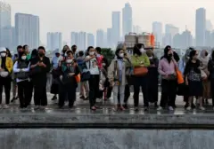 Refleksi HUT ke-81 RI: Kelas Menengah Terhimpit, Berjuang di Tengah Beban Ekonomi yang Berat