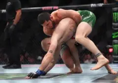 Makhachev Pertahankan Rekor Sempurna di Welter, Belum Raih Kemenangan Submission di Kelas Baru UFC