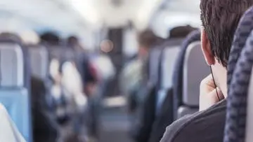 Detik-Detik Mencekam: Jendela Pesawat Ryanair Pecah, Penumpang Nyaris Tersedot Keluar