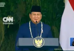 Prabowo Subianto Tampil Khas Melayu dengan Ronce Melati di Upacara HUT RI ke-78
