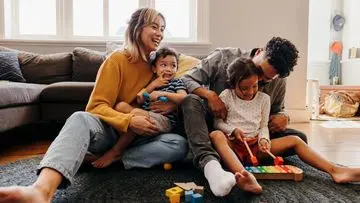 10 Tanda Anak Bahagia: Cerminan Keberhasilan Kasih Sayang Orang Tua