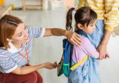 Hindari 10 Kebiasaan Ini, Orang Tua Berisiko Membuat Anak Tumbuh Minder dan Kurang Percaya Diri