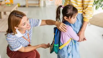 Hindari 10 Kebiasaan Ini, Orang Tua Berisiko Membuat Anak Tumbuh Minder dan Kurang Percaya Diri