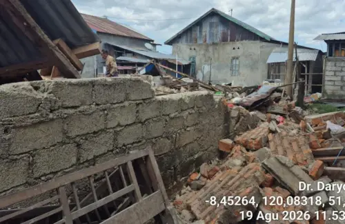 Menteri Purbaya dan Anggota DPR Tinjau Langsung Dampak Gempa di Flores, Fokus pada Pemulihan Warga