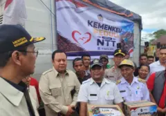 Menteri Purbaya Tinjau Langsung Lokasi Bencana, Salurkan Bantuan Kemanusiaan