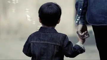 8 Kesalahan Orang Tua yang Dapat Menimbulkan Perasaan Kurang Disayangi pada Anak