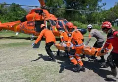 Lansia 84 Tahun Ditemukan Selamat Setelah 3 Hari Terjebak Reruntuhan Gempa M 7,7 di Flores