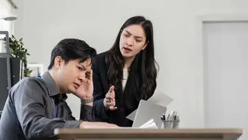 Mengurai Kritik: Strategi Efektif Menghadapi Orang yang Suka Mengkritik