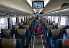 Mahalnya Tiket Pesawat, Kereta Api Jadi Alternatif Menarik untuk Perjalanan di Jawa
