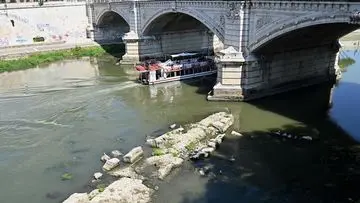 Kekeringan Ekstrem Ungkap Reruntuhan Jembatan Romawi Berusia 2.000 Tahun di Italia